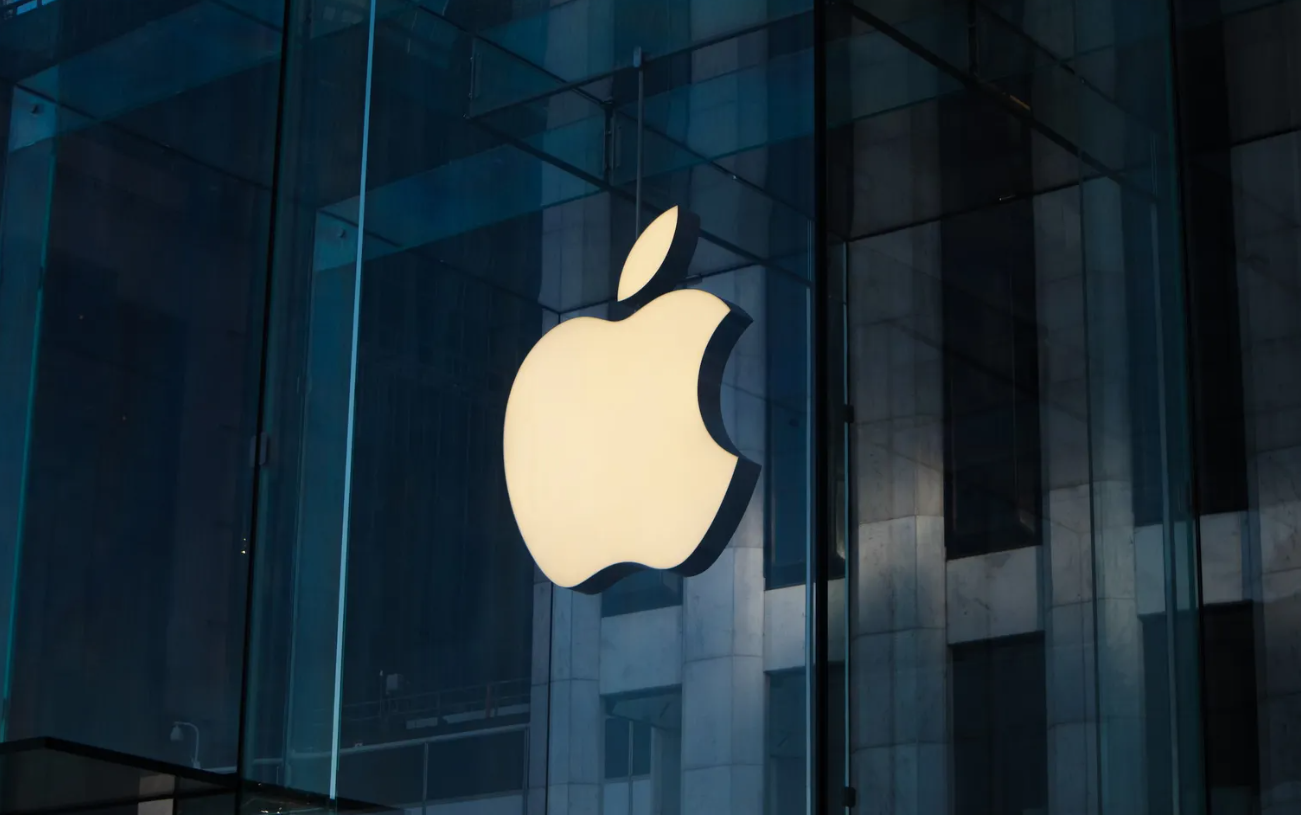  Apple подолала позначку $5 трлн і повернула статус найдорожчої компанії світу 