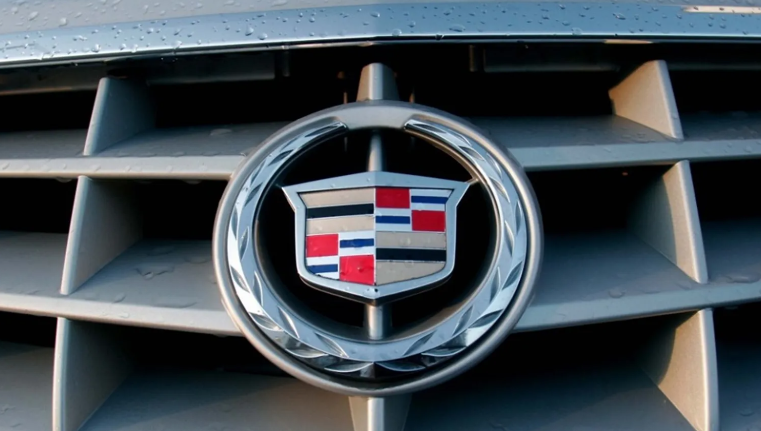 General Motors випустить нове покоління бензинових Cadillac через зниження попиту на EV 
