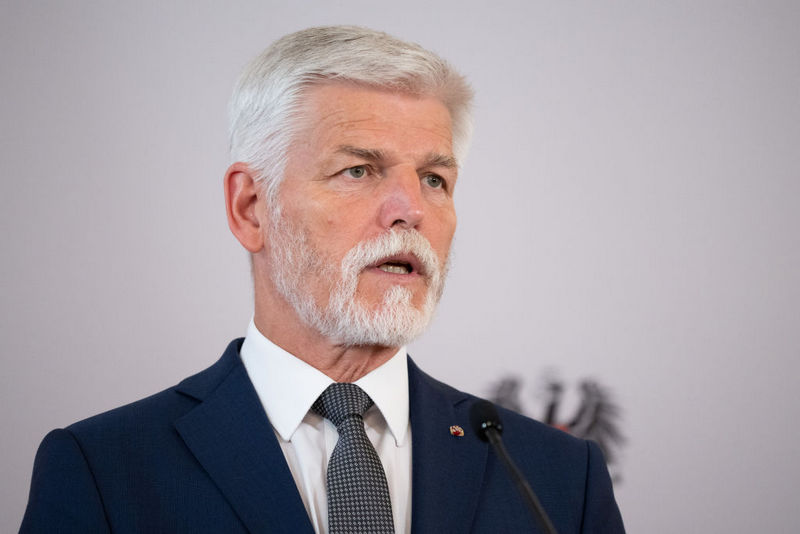  Президент Чехії відстоює у Конституційному суді своє право представляти країну на саміті НАТО 