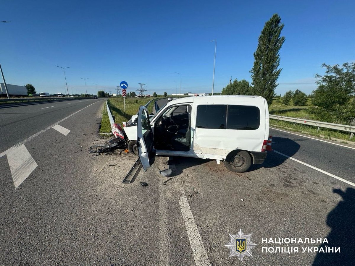  Не впорався з керуванням: поліцейські Київщини розслідують обставини ДТП на Броварщині 