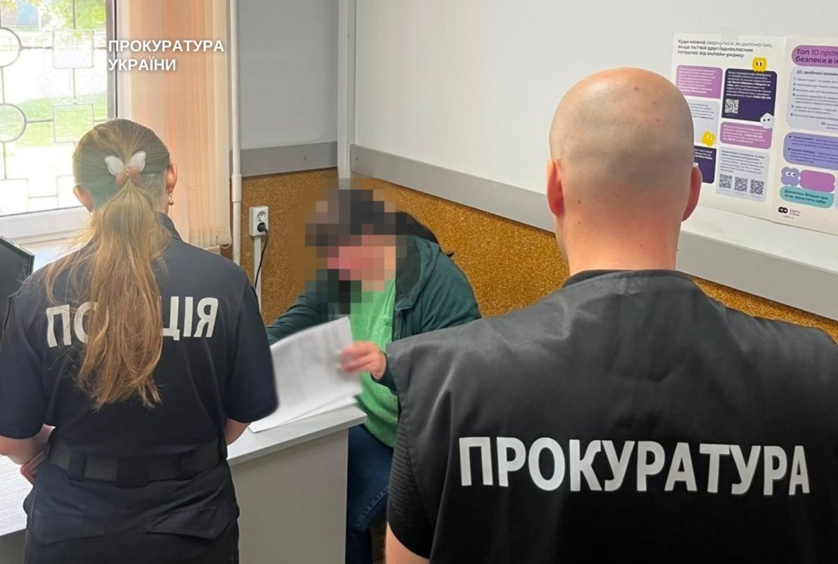  Незаконне заволодіння землями вартістю понад 53 млн грн – підозрюють адвоката та двох посадовців 