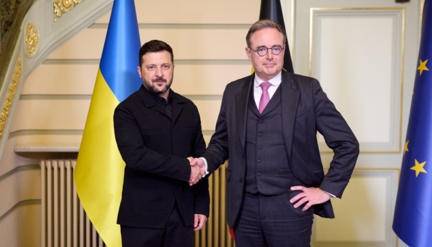  Зеленський зустрівся з премʼєром Бельгії: Перші надходження F-16 будуть вже цього року 