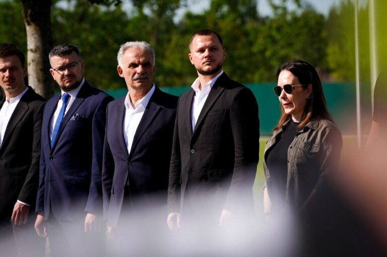  На Національному військовому меморіальному кладовищі перепоховали Андрія Мельника та Софію Федак-Мельник 