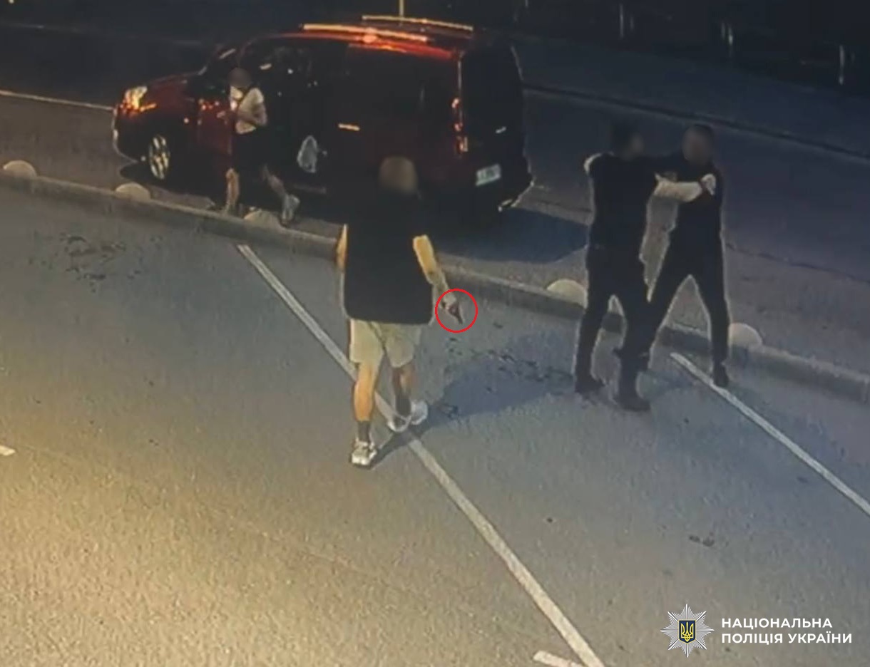  Правоохоронці затримали чоловіка, який вчинив стрілянину в Оболонському районі столиці 
