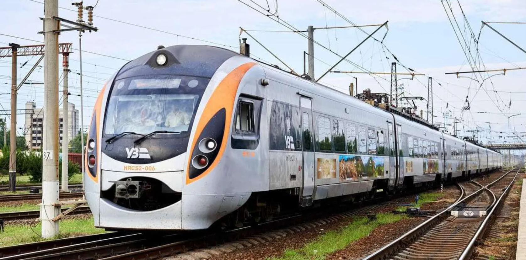  Вартість квитка в СВ і першому класі Інтерсіті стала змінною 