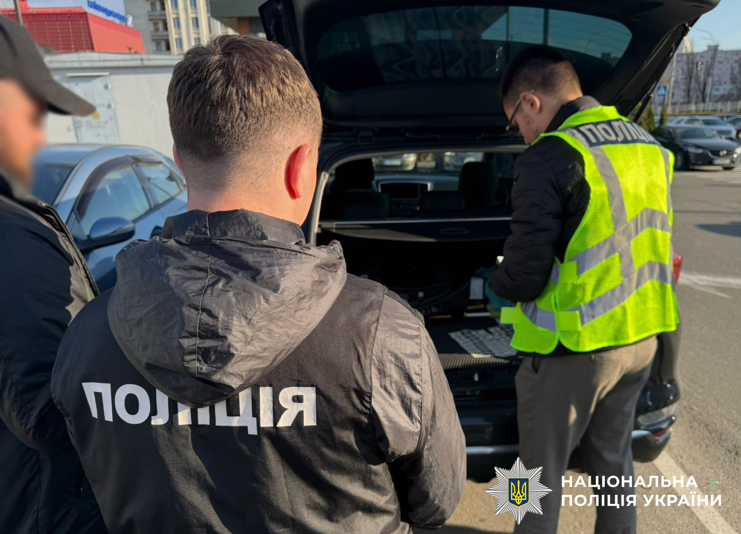  У Києві затримали чоловіка за «допомогу» зі складанням іспитів на водійські права 