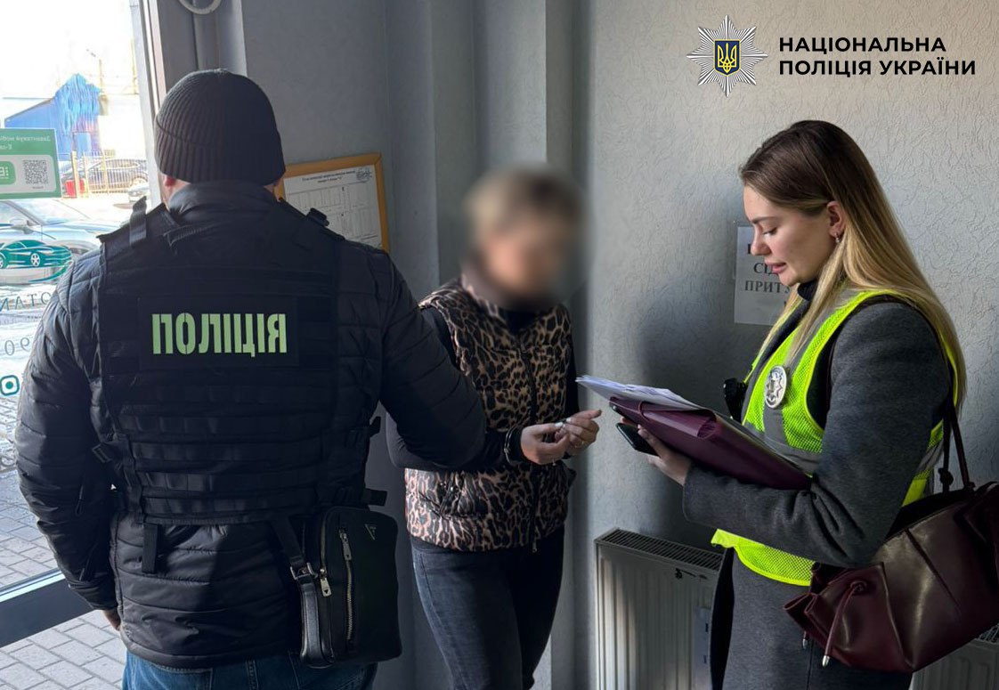  У Києві трьом ділкам повідомили про підозру за оборудки з перереєстрацією авто 