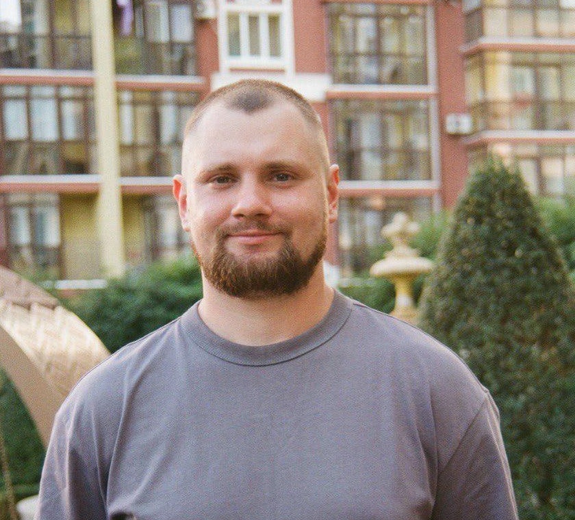  Анжела Макеєва: “Герой на щиті. На фронті загинув житель Ірпеня – Микола Літовченко” 