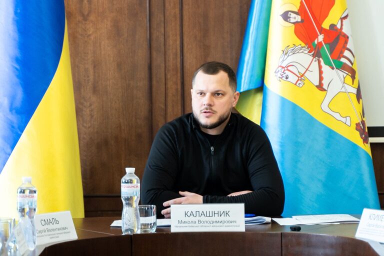  Микола Калашник провів планову зустріч із жителями військового містечка в Гостомелі 