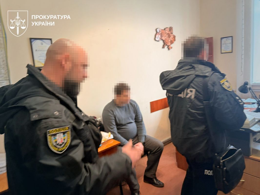  Хабар за зміни у розкладі маршруту: повідомлено про підозру посадовцю Хмельницької ОДА 