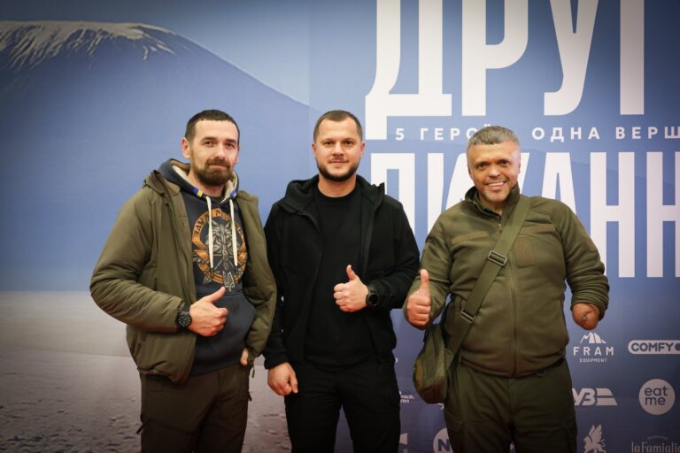  «Друге дихання»: Микола Калашник відвідав показ фільму про силу та незламність українців 