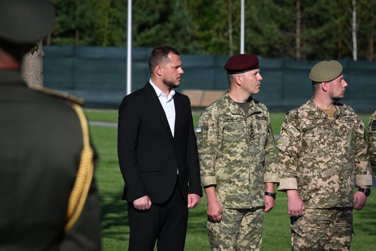  Микола Калашник: На Національному військовому меморіальному кладовищі відбулася перша церемонія поховання воїнів 
