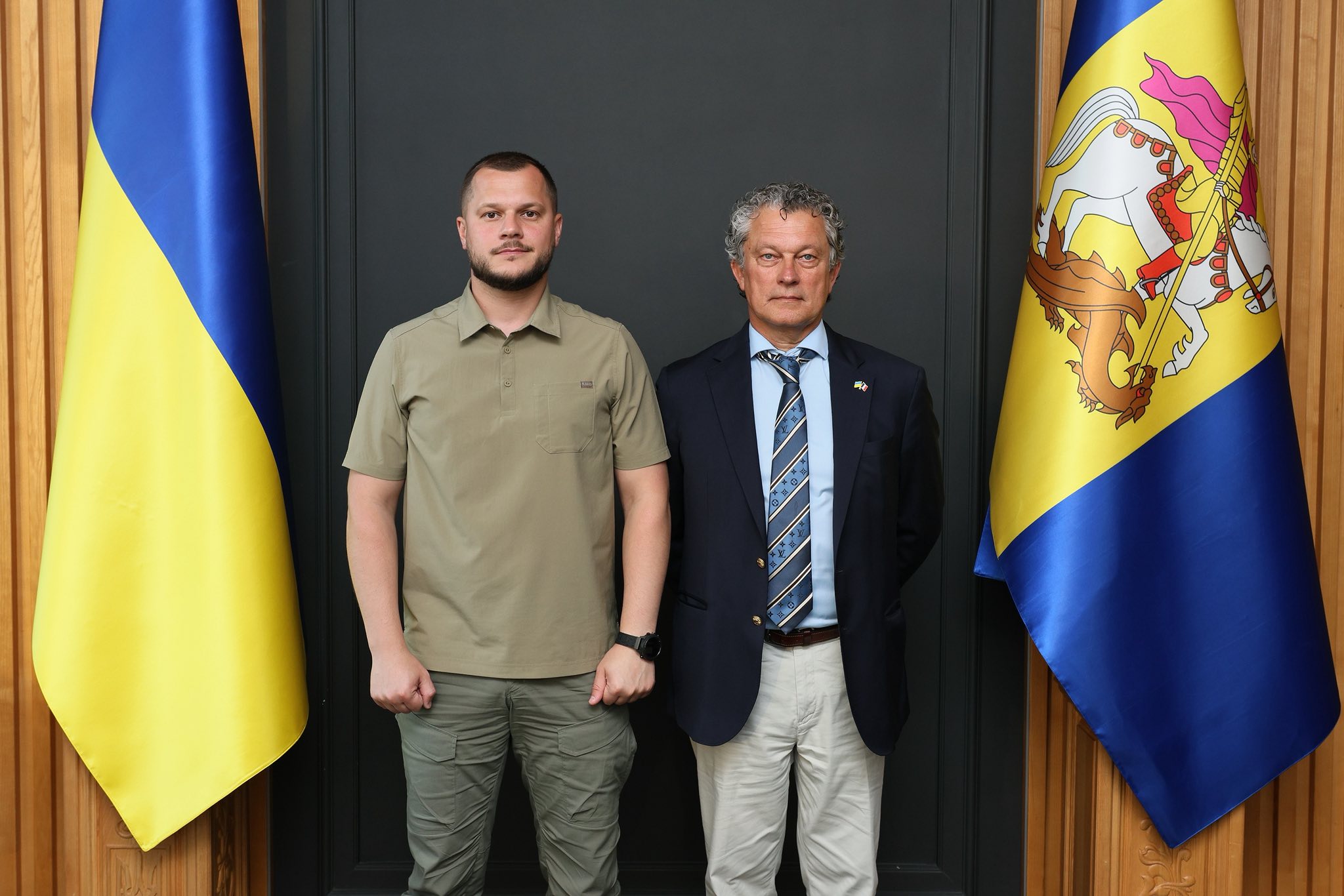  Київщина отримала потужну енергопідтримку з Франції: 68 мобільних сонячних генераторів для критичної інфраструктури 