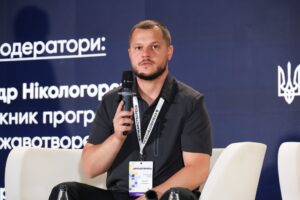  Микола Калашник на форумі «Державотворець»: молодь — рушійна сила змін у країні 