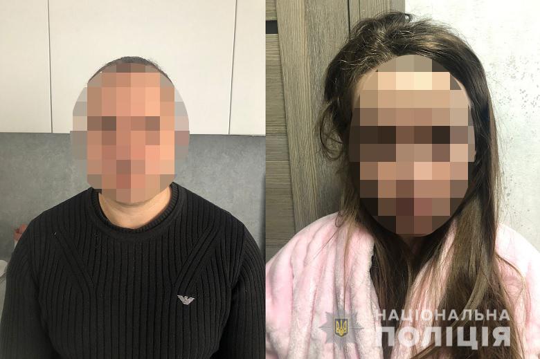  Столичні правоохоронці викрили зловмисників, які допомагали чоловікам призовного віку виїхати за кордон 