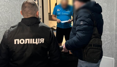 Правоохоронці повідомили про підозру службовцям Чернівецької митниці за пропуск контрабанди електронних цигарок на понад 40 000 000 гривень