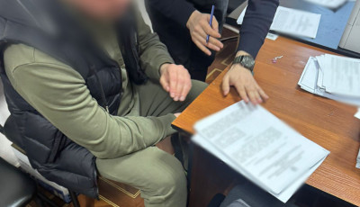 У Києві затримали чоловіка за «переведення» військового до тилу за $10 500