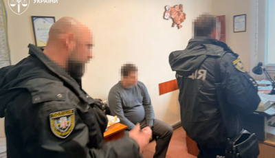 Хабар за зміни у розкладі маршруту: повідомлено про підозру посадовцю Хмельницької ОДА