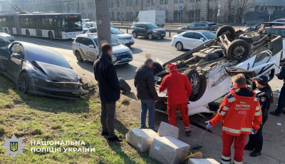 Поліція з’ясовує обставини ДТП із потерпілими на Берестейському проспекті