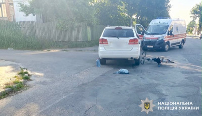 Поліція Київщини розслідує обставини ДТП, у якій постраждала велосипедистка