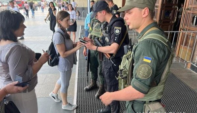 На Центральному залізничному вокзалі запрацювали пункти догляду пасажирів