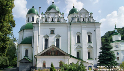 У Києві судитимуть експосадовця за переплату 666 тис грн під час реконструкції келії Флорівського монастиря