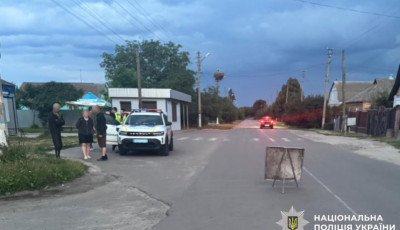Поліцейські Київщини розслідують обставини ДТП, у якій травмувався мотоцикліст