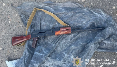 Збував зброю та боєприпаси: поліцейські Київщини повідомили про підозру фігуранту