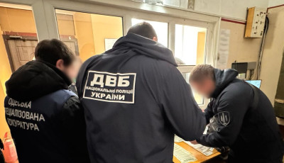 12 тисяч доларів за демобілізацію – в Одесі оперативники ДВБ Нацполіції затримали посадовця військової частини