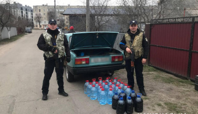 Понад 300 літрів спиртного: Правоохоронці Обухівщини продовжують виявляти підпільний алкоголь під час воєнного стану