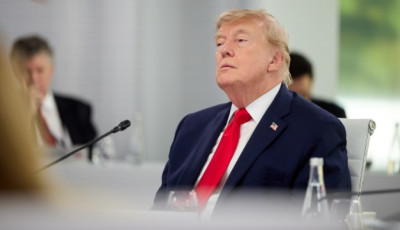 Трамп відкинув занепокоєння щодо психічного стану екіпажу авіаносця Abraham Lincoln