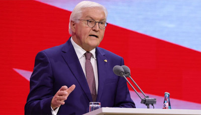 Президент Німеччини засудив атаку РФ на Корюківку та провів розмову з мером